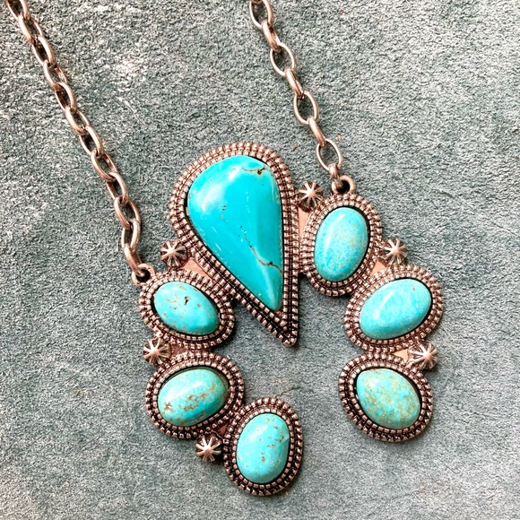 Faux Turquoise Squash necklace - Picture 1 of 4
